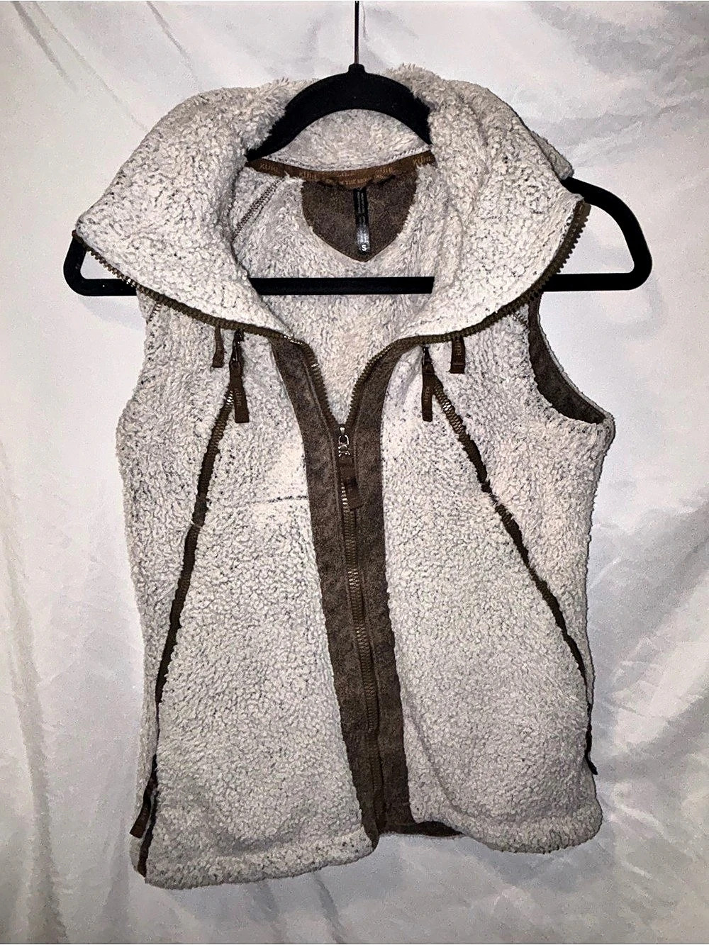 Kirkland Signature Fleece Hooded Vest Cream Brown Size Small